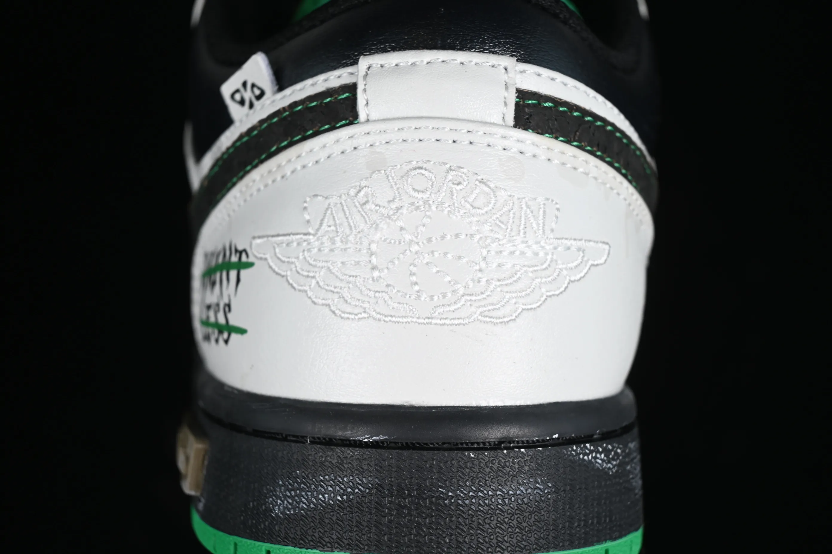 All categories Air Jordan Jordan series basketball shoes Air Jordan 1 Low High-end customization Low-top sneakers Air Jordan 1 Low AJ1 Joe 1 Panda Prank Pioneer Knights Pioneer Low-top retro basketball shoes 553558-065